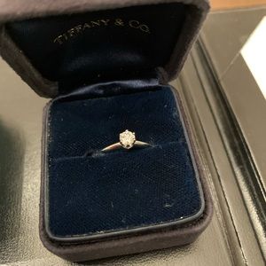 ❗️SOLD❗️Tiffany & Co. 0.22 carat diamond ring